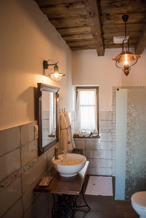 Zsindelyes Cottage Erpatak Exteriör bild