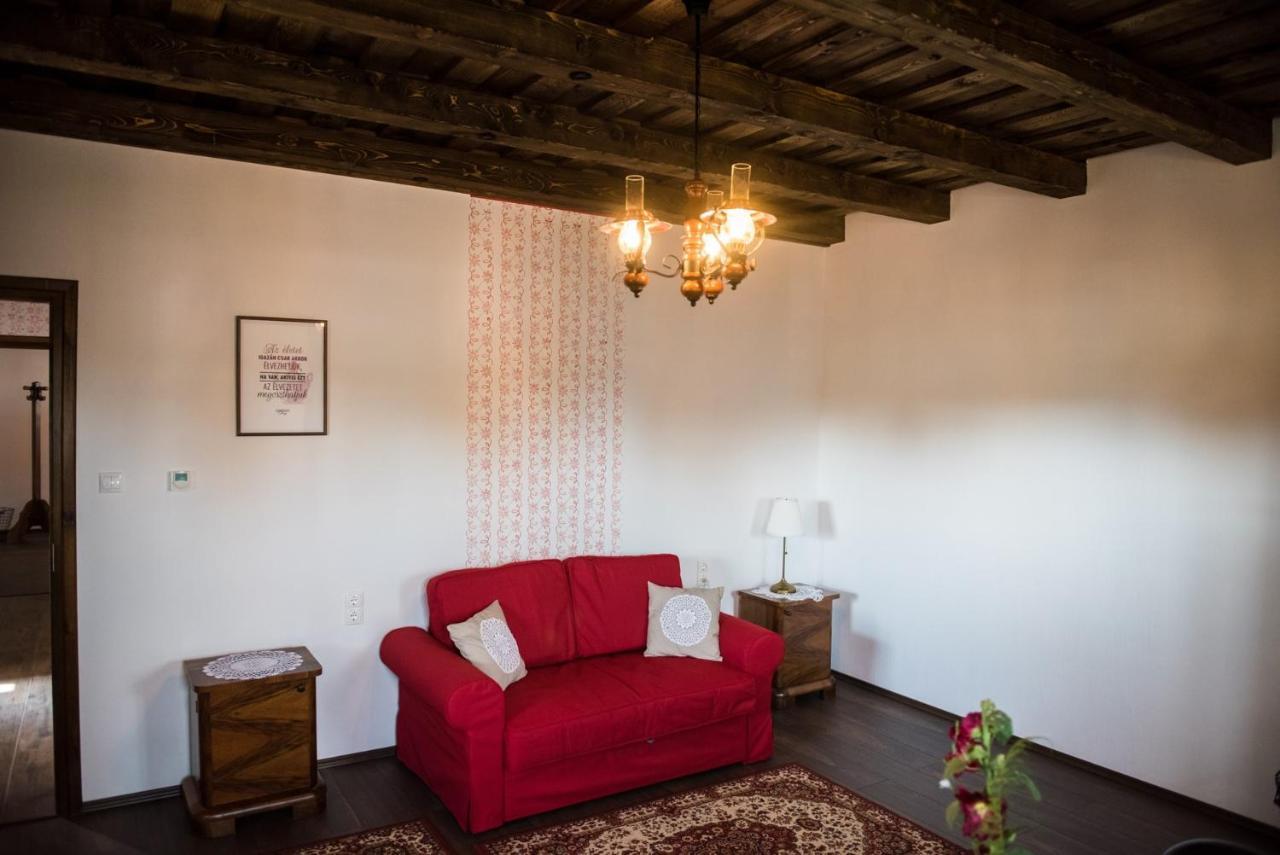 Zsindelyes Cottage Erpatak Exteriör bild